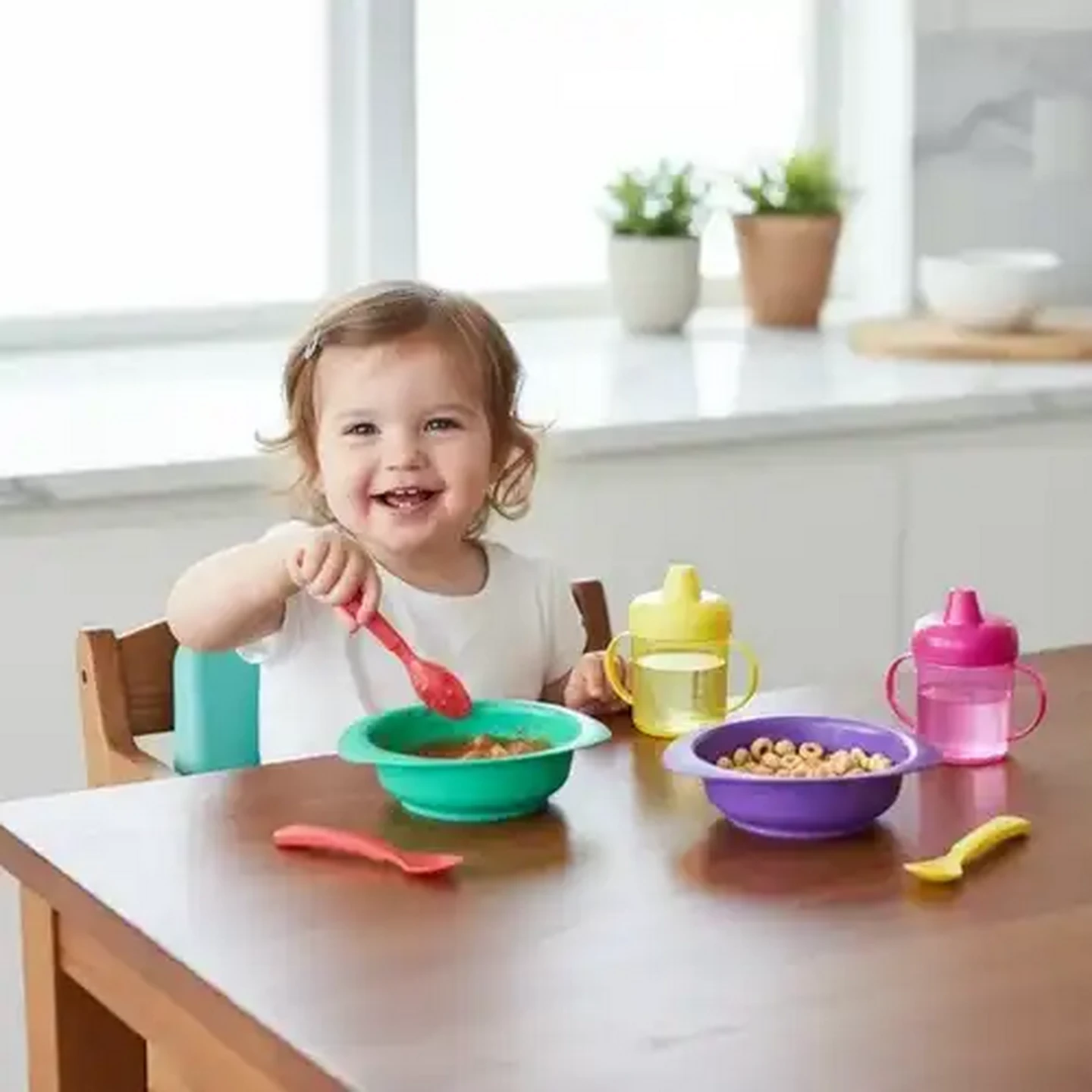 Image of Jolly Tots 4 Piece Feeding Set 6 Months+ (Colour May Vary)