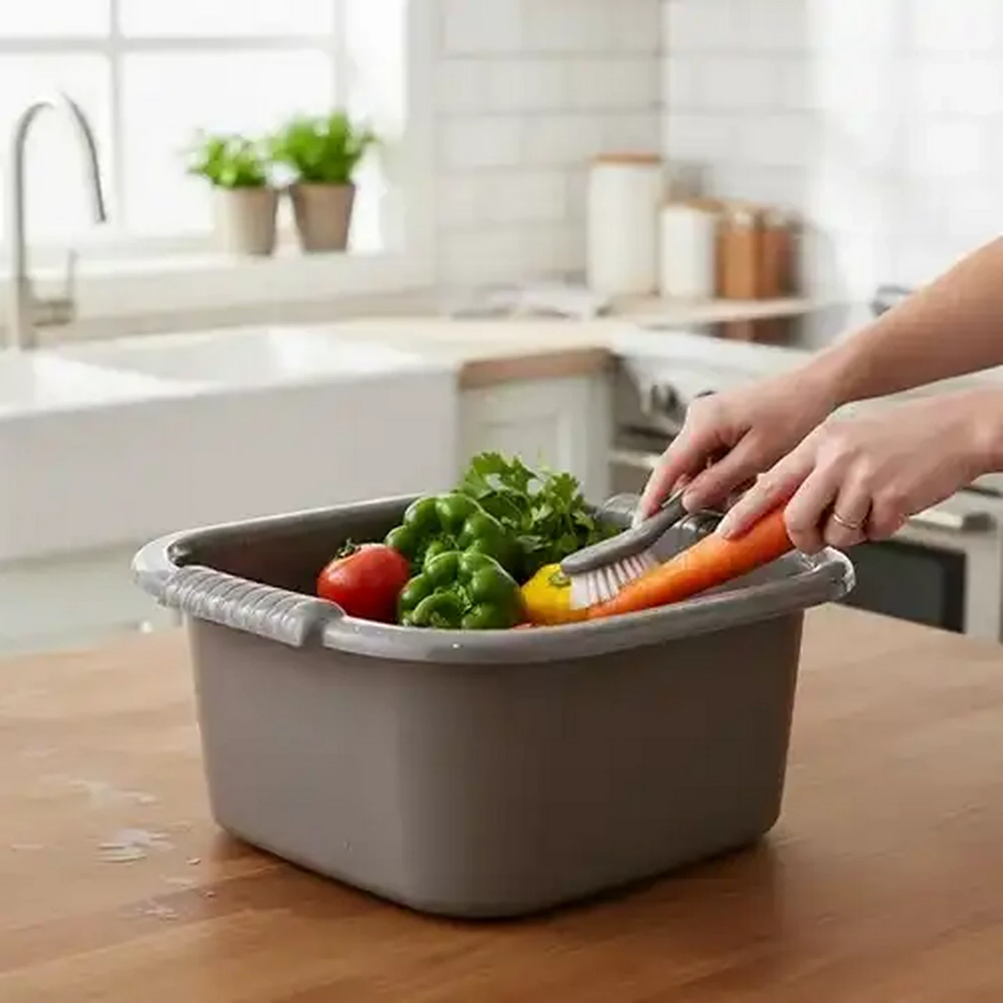 Checkers Sixty60 | Pulizia Square Plastic Basin 7L (Colour May Vary)