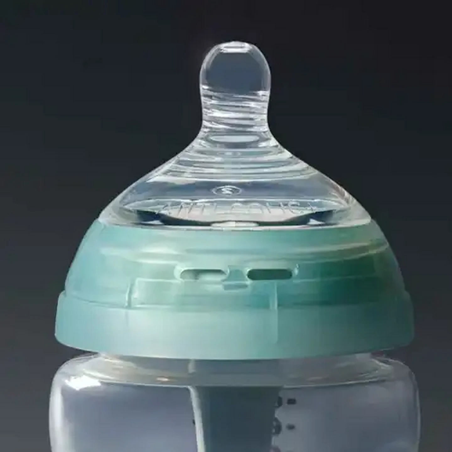 Image of Tommee Tippee Natural Start Anti Colic Fast Flow Teats 6 Months + 2-Pack
