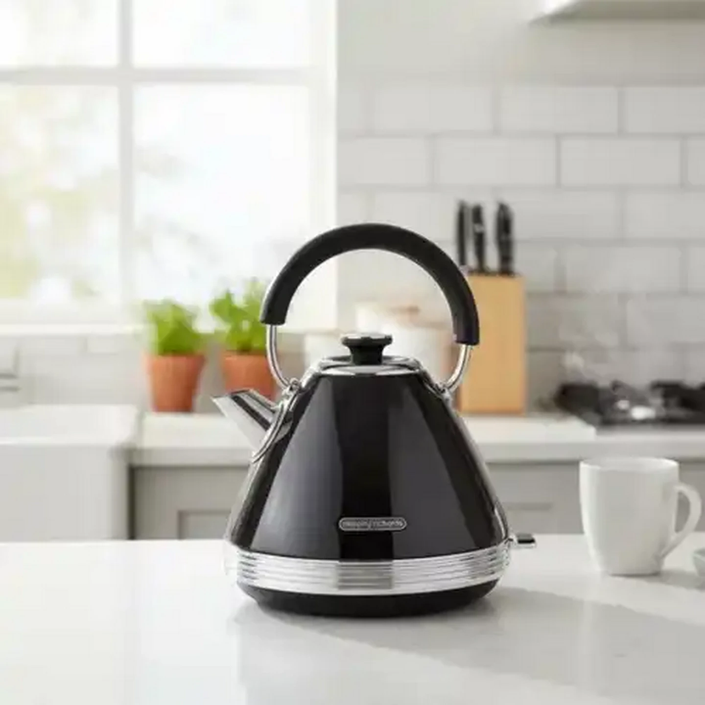 Checkers Sixty60 | Morphy Richards Black Venture Retro Cordless