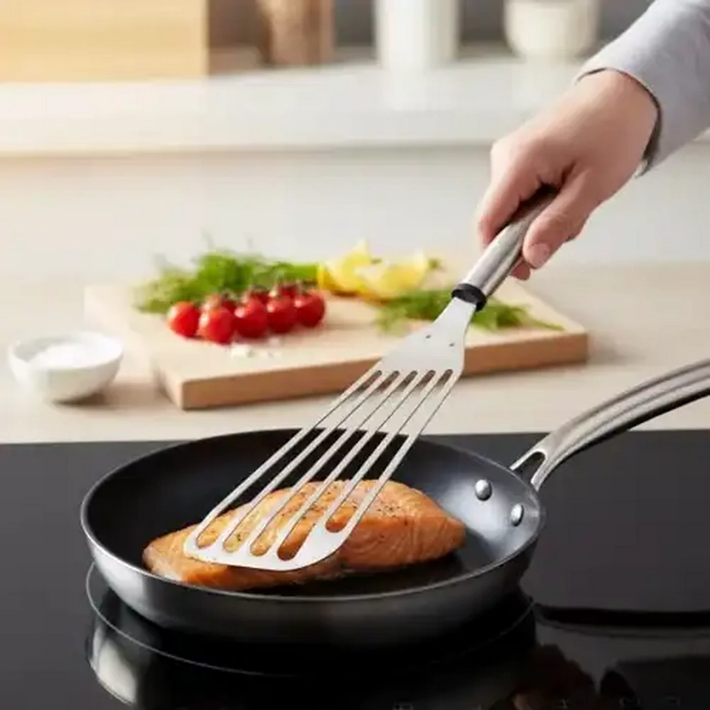 Image of Fina Flexible Turner with Stainless Steel Handle