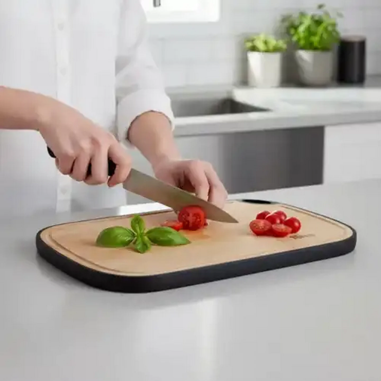 Image of Fina Bamboo Cutting Board 40.5 x 28 x 1.6cm
