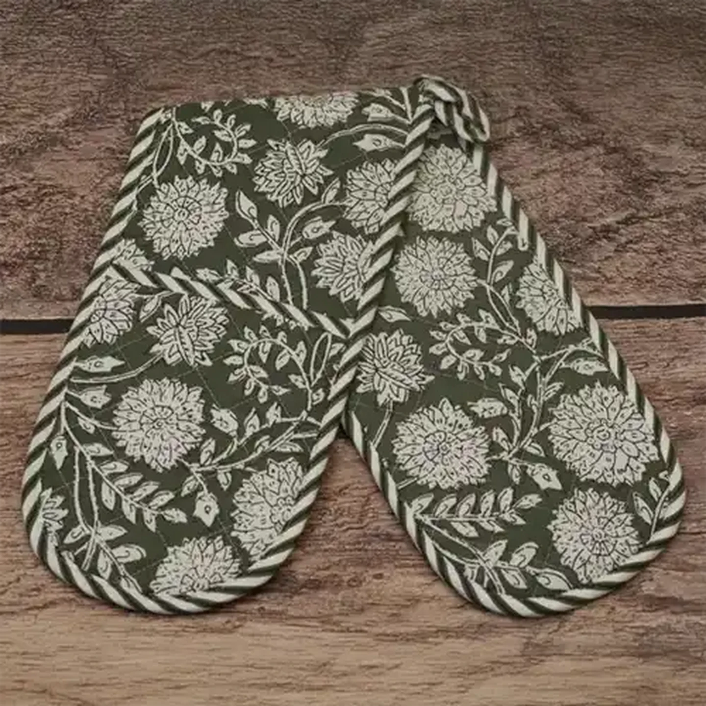 Image of Essentials Malvern Sage Double Oven Glove 18 x 78cm