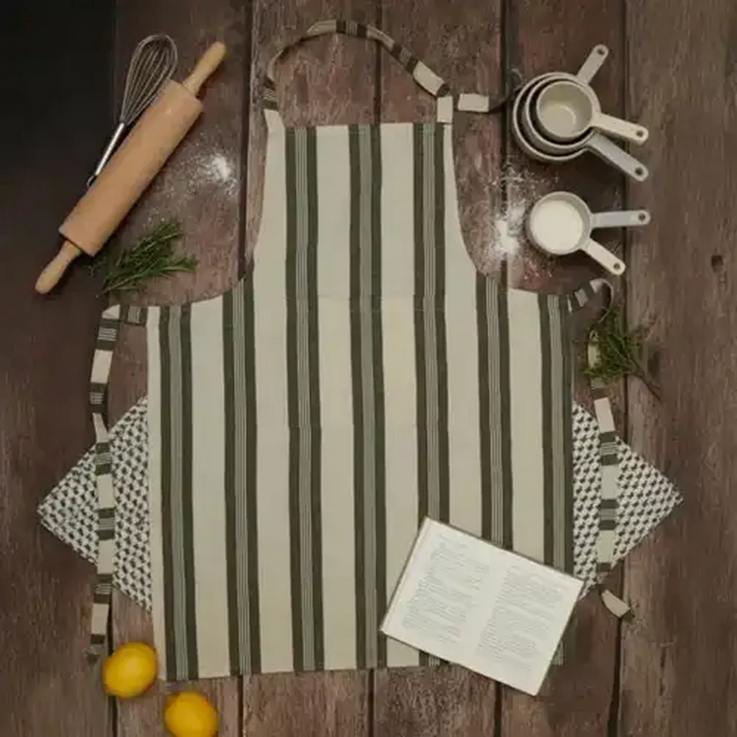 Image of Forage And Feast Savor Woven Green Apron 70 x 90cm