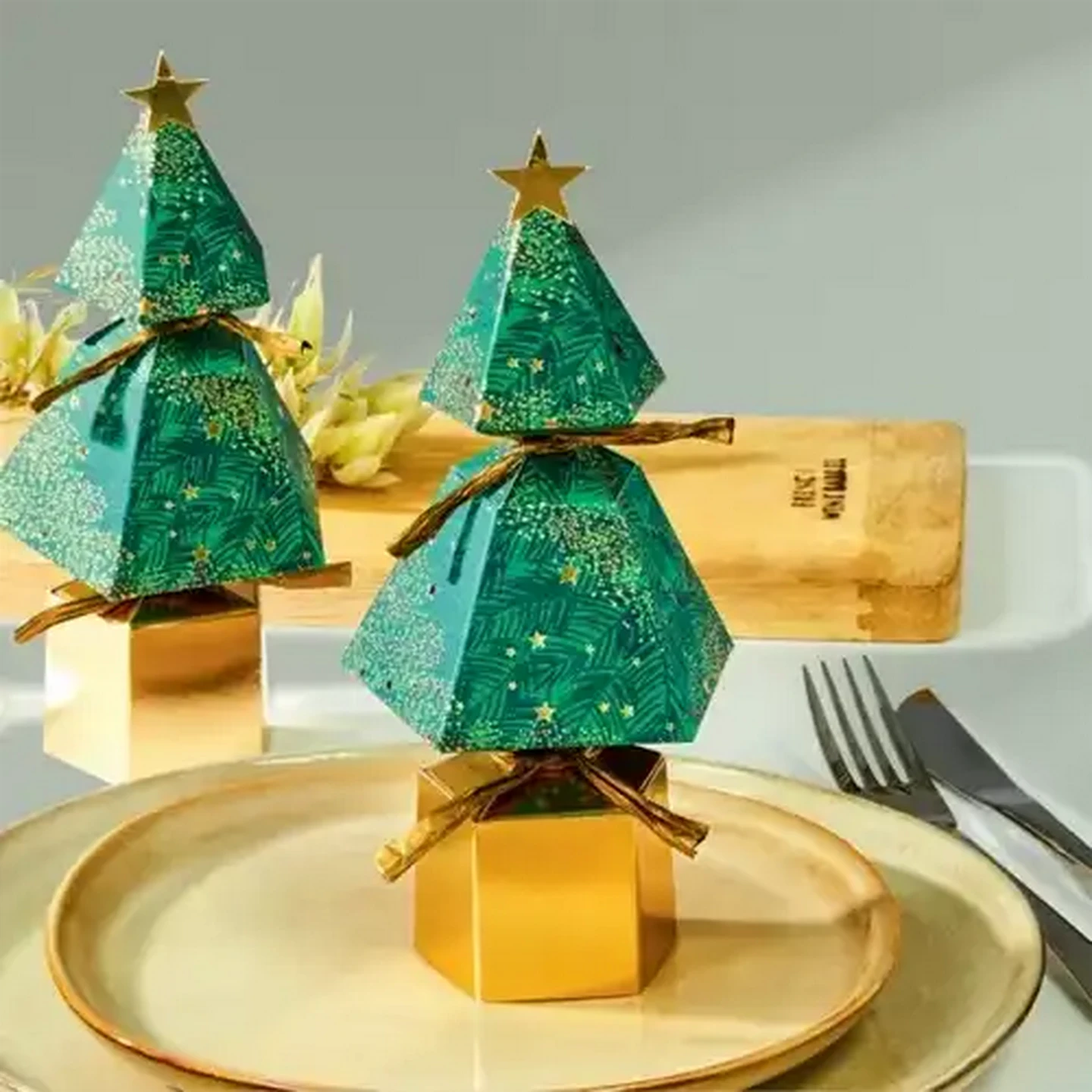 Image of Christmas Tree Cracker 6-Piece