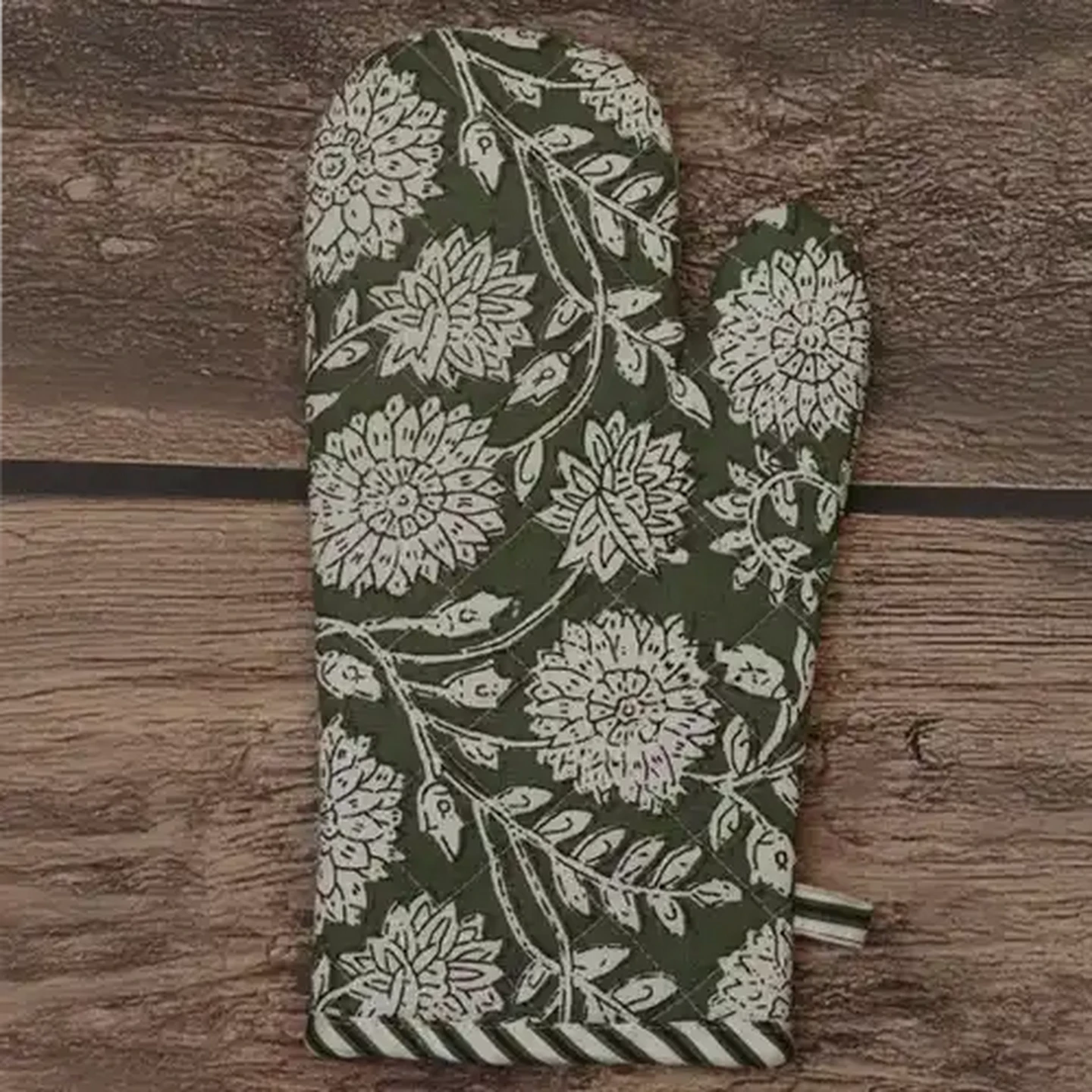 Image of Essentials Sage Malvern Oven Glove 16 x 32cm