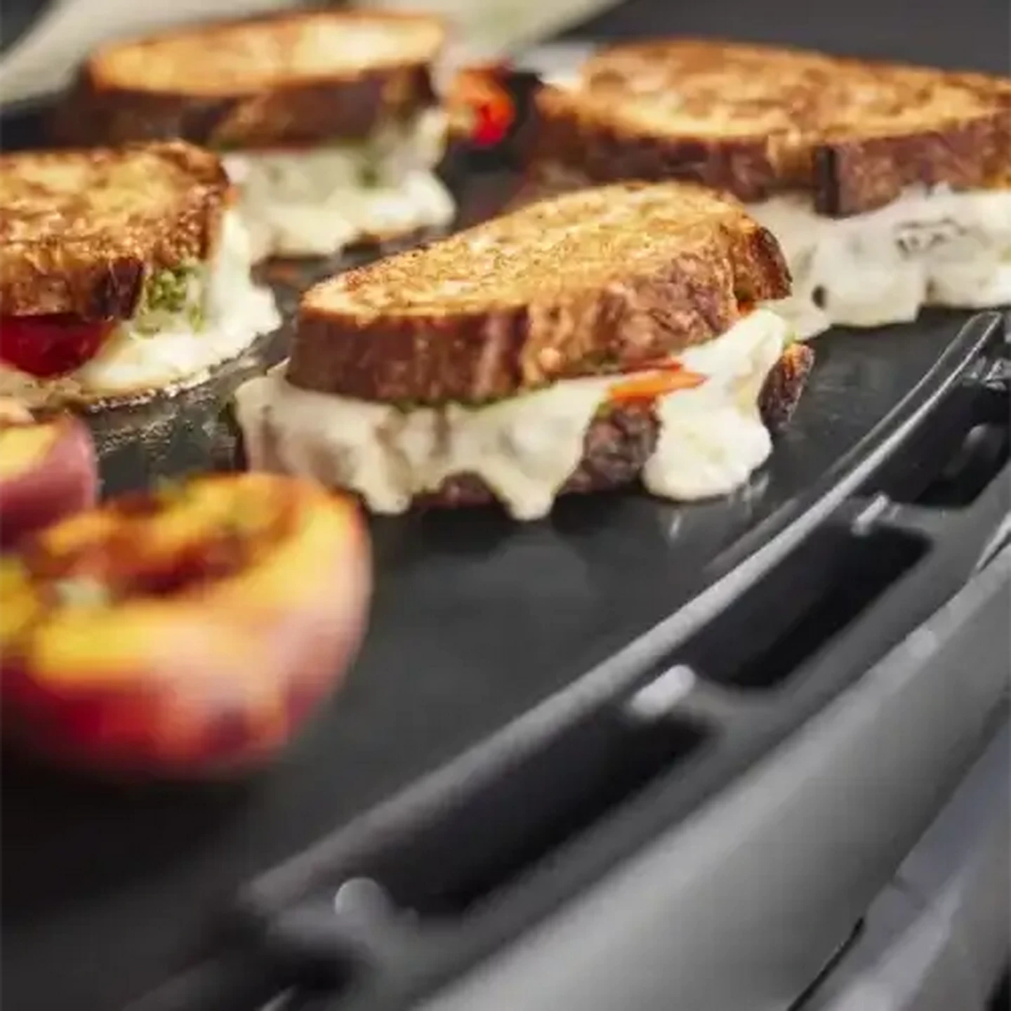 Image of Weber Cast Iron Griddle Q21N/22N/28N