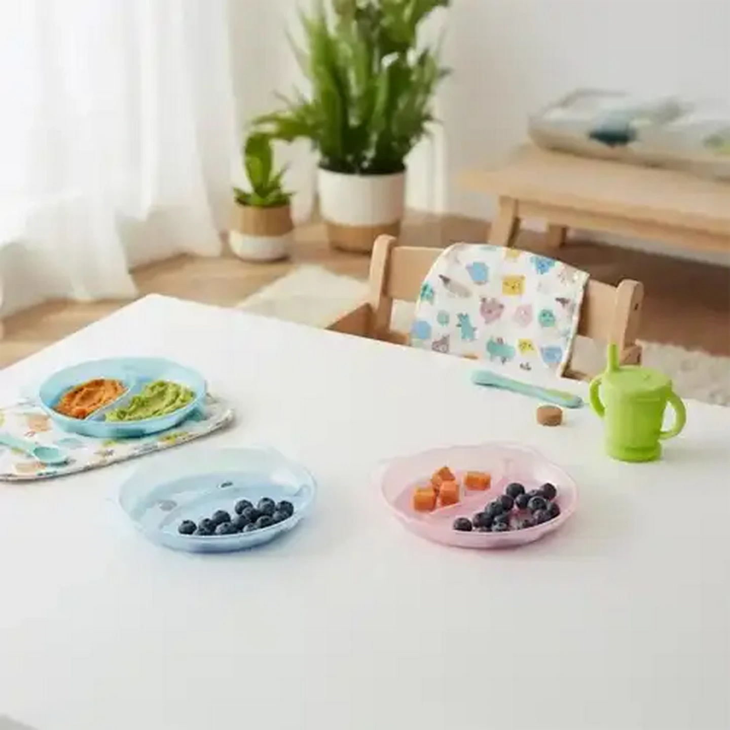 Image of Jolly Tots Brights Divided Plate 6 Months + (Colour May Vary)
