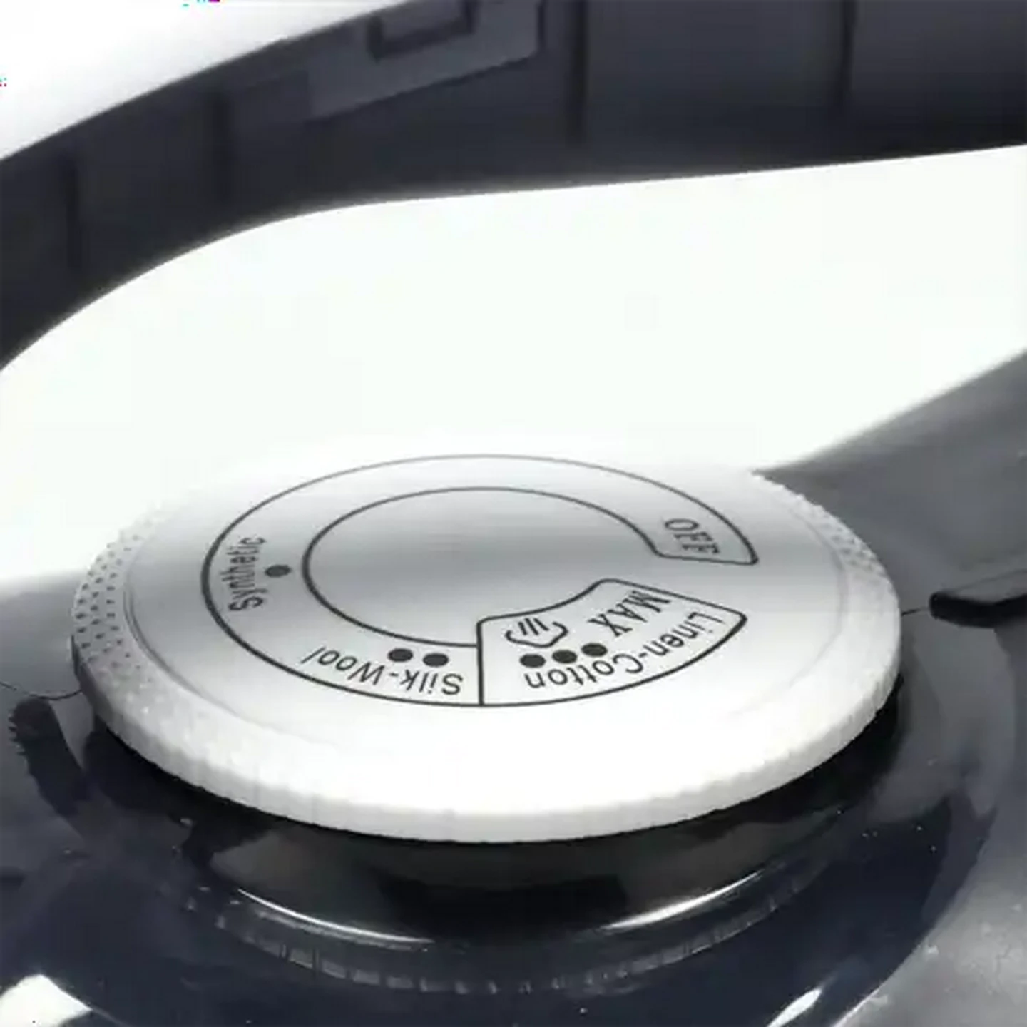 Image of Ottimo Ceramic Black Steam Iron 1600W