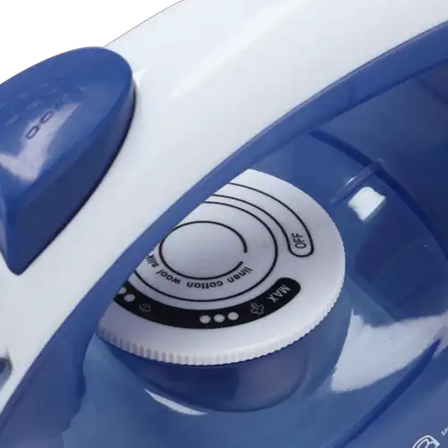 Image of Xssentials Blue EI8829E-K Steam Iron 1400-1800W