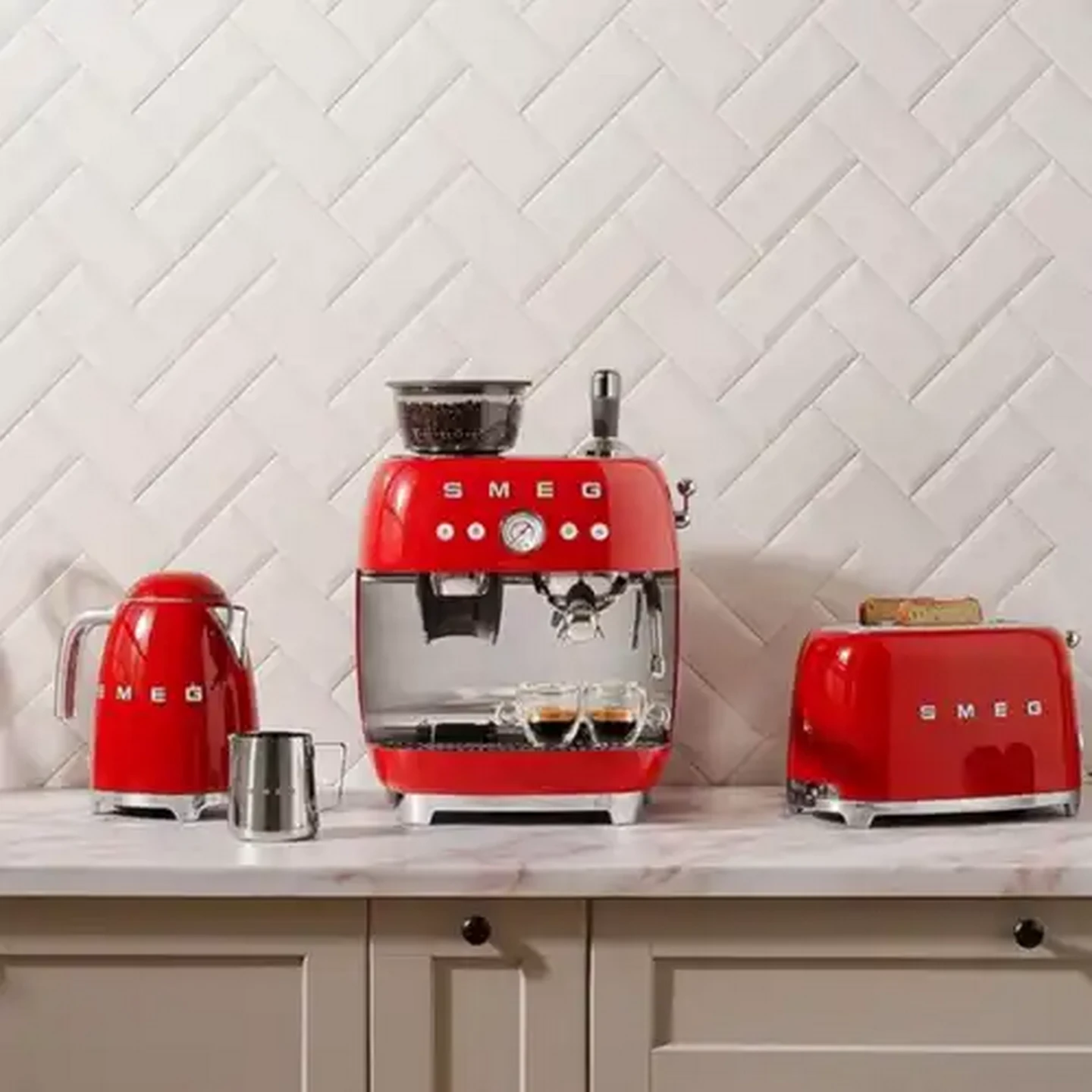 Image of Smeg Glossy Red Retro 2-Slice Toaster 950W