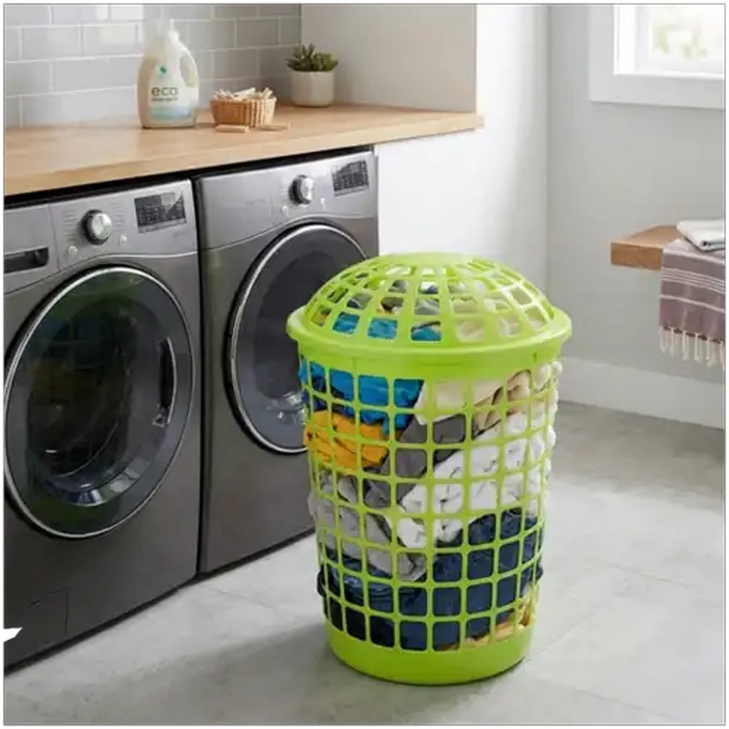 Image of Budget Plastic Linin Bin with Lid 62L (Colour May Vary)