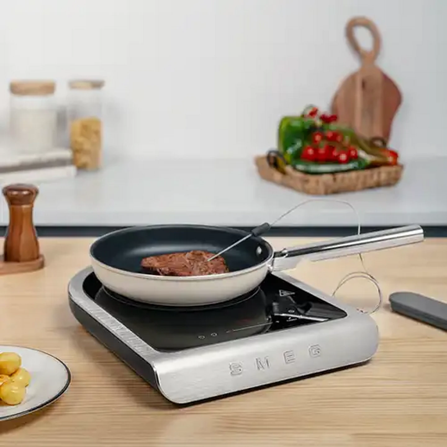 Image of Smeg Green Portable Induction Plate