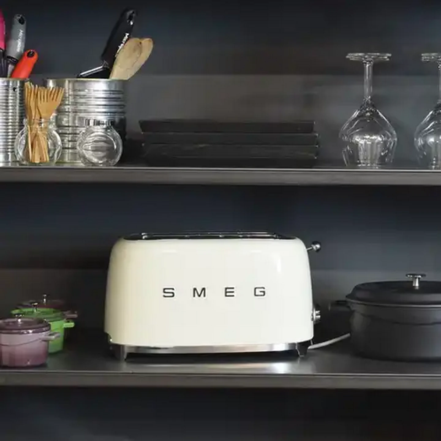 Image of Smeg Vintage Cream Retro 4-Slice Toaster 1500W