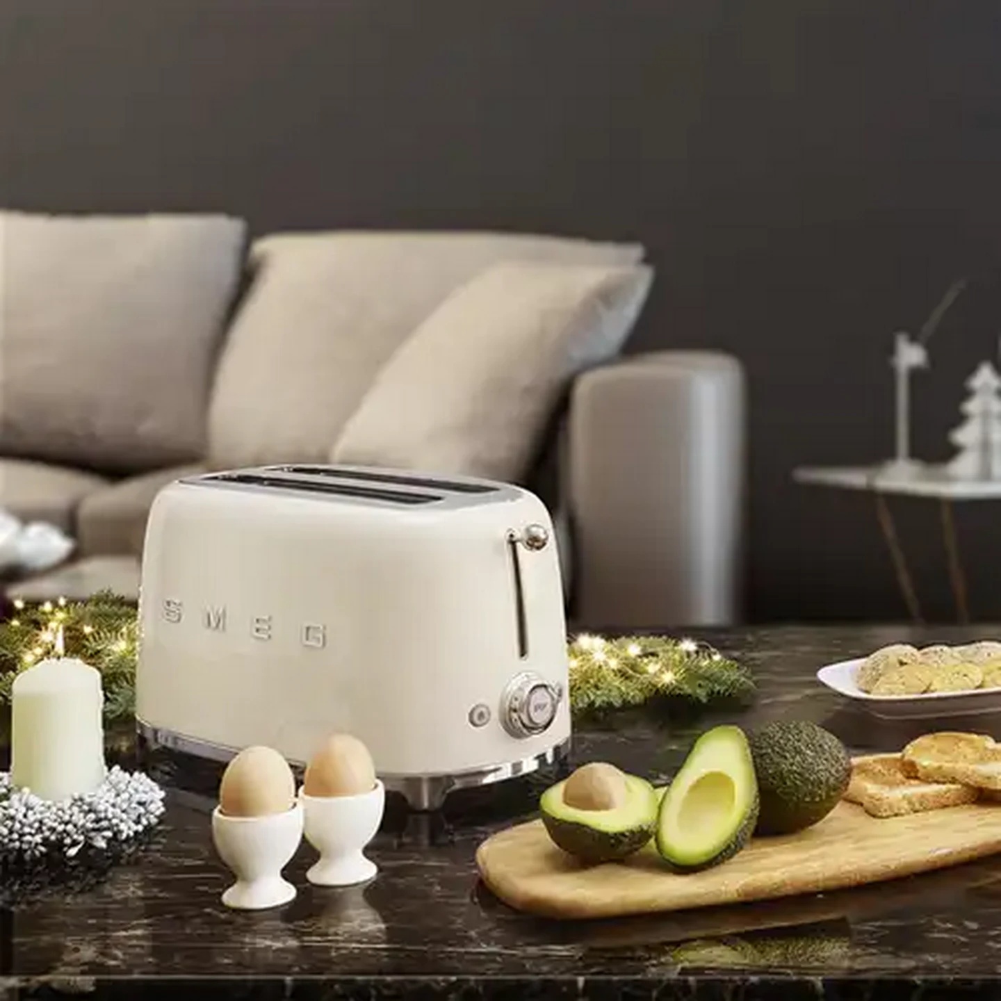 Image of Smeg Vintage Cream Retro 4-Slice Toaster 1500W