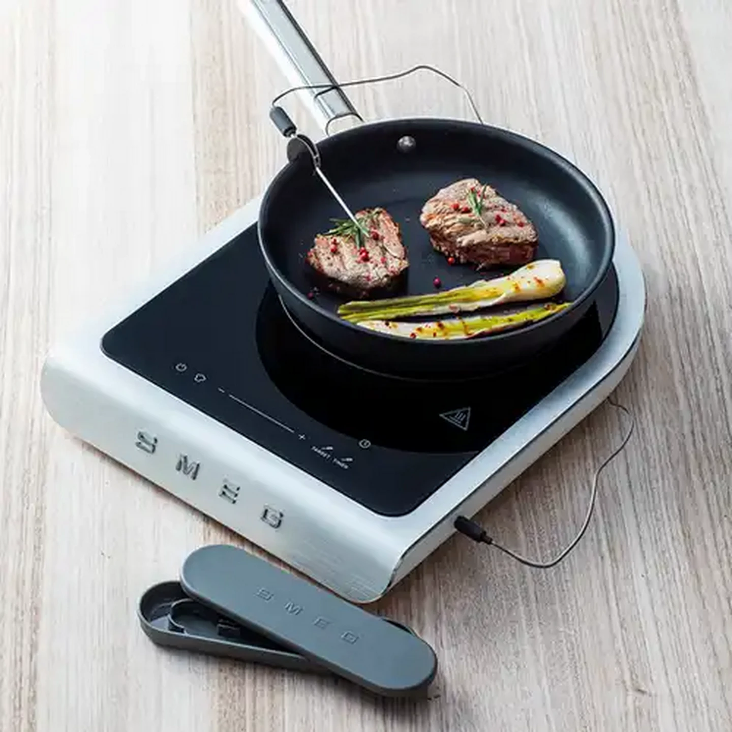 Image of Smeg White Portable Induction Plate
