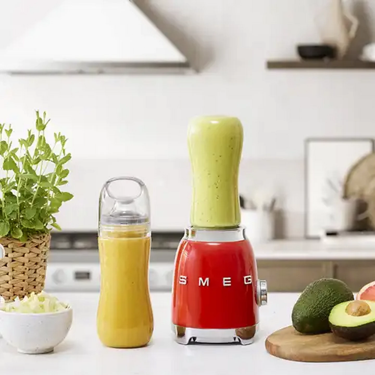 Image of Smeg Glossy Red Retro Personal Blender 300W