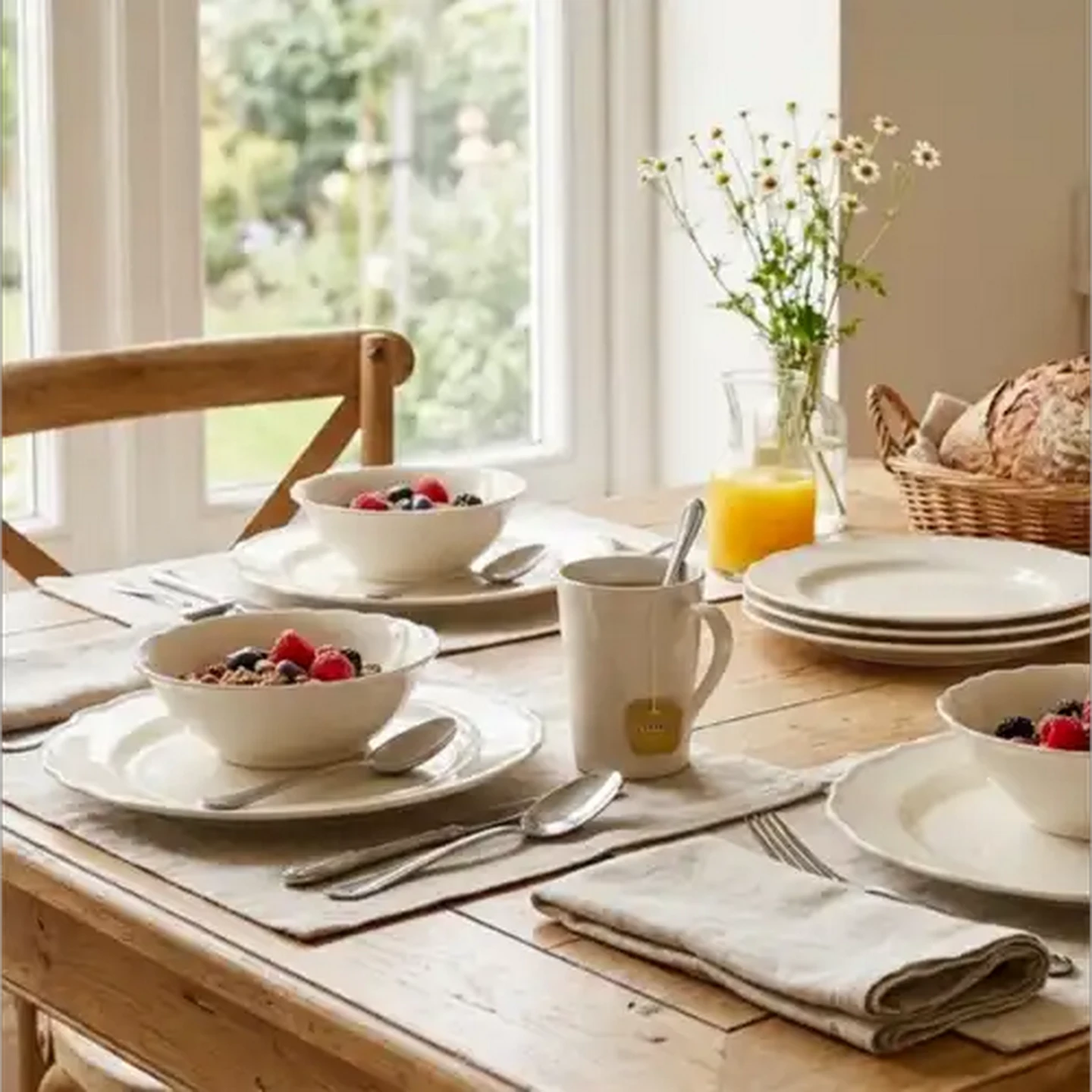 Image of Delicate Rim Dinner Set 12-Piece