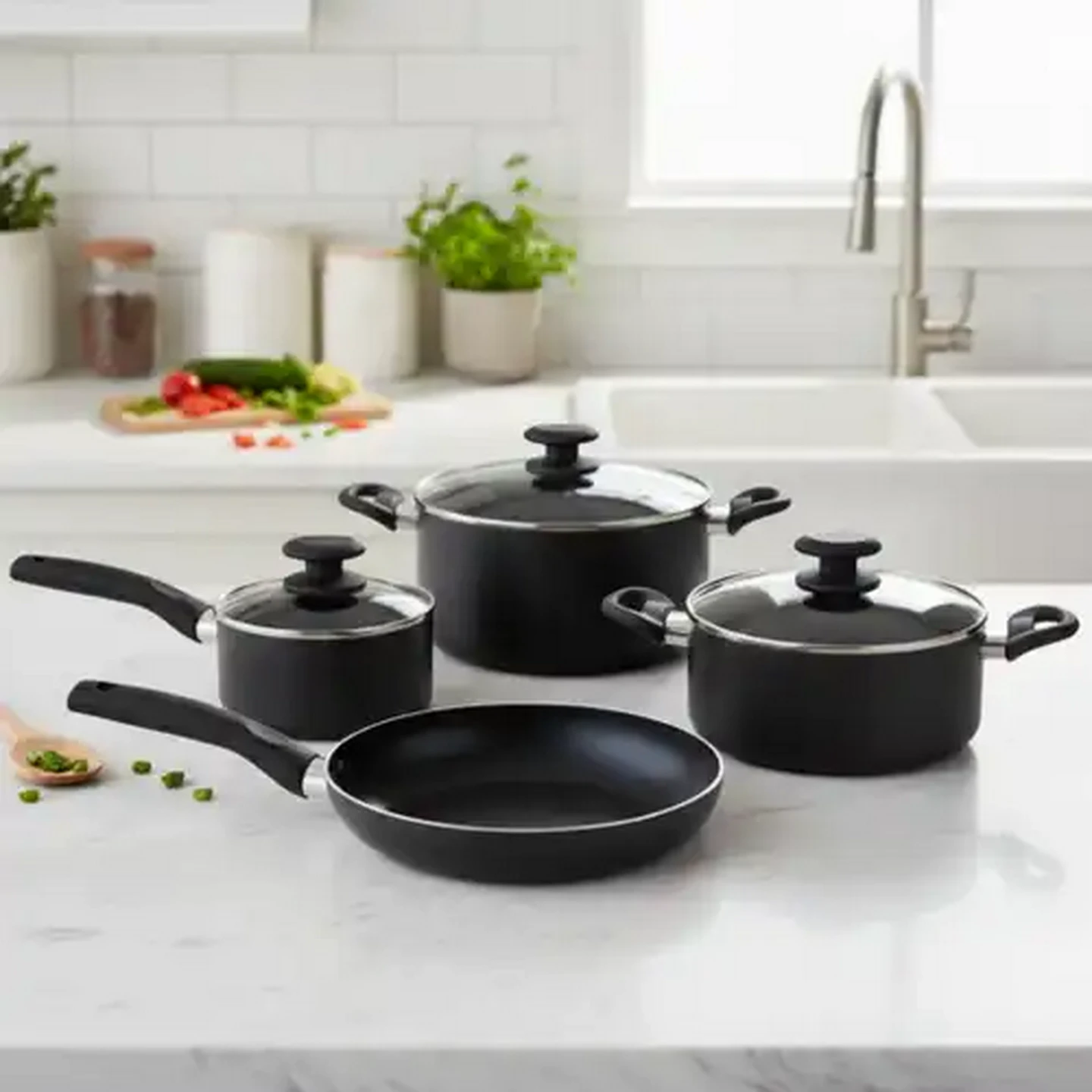 Image of Quisimo Classic Black Pressed Aluminium Cookware Set 7-Piece