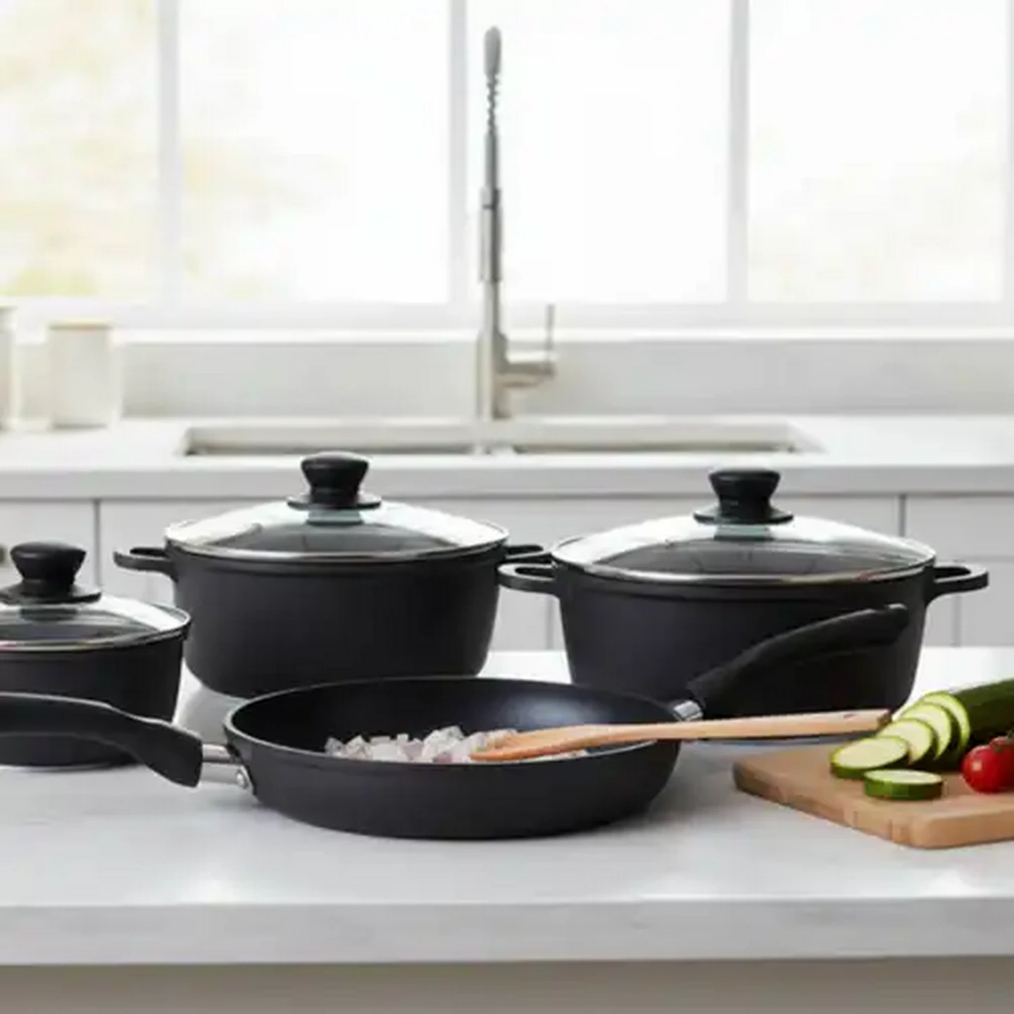 Image of Inferna Black Cast Aluminium Cookware Set 7-Piece