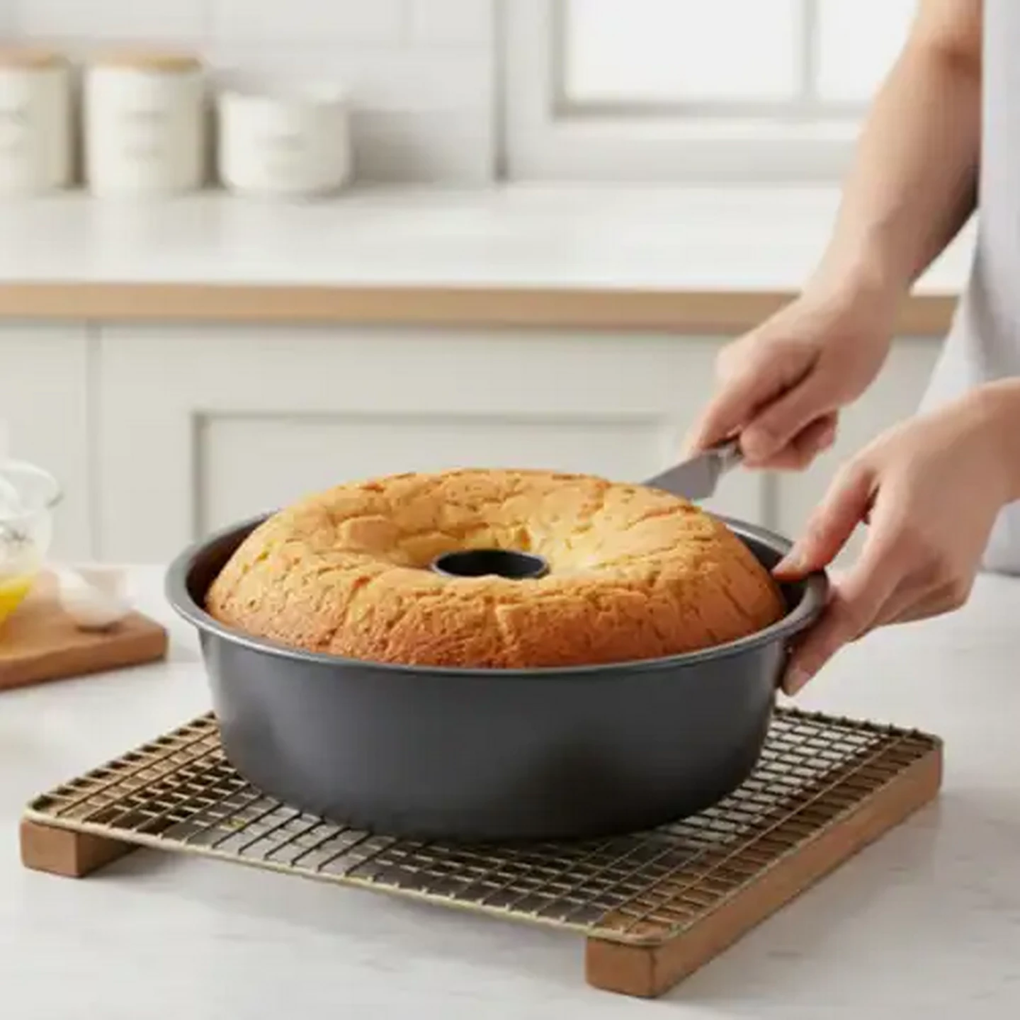 Image of Millini Non-Stick Angel Cake Pan 26cm