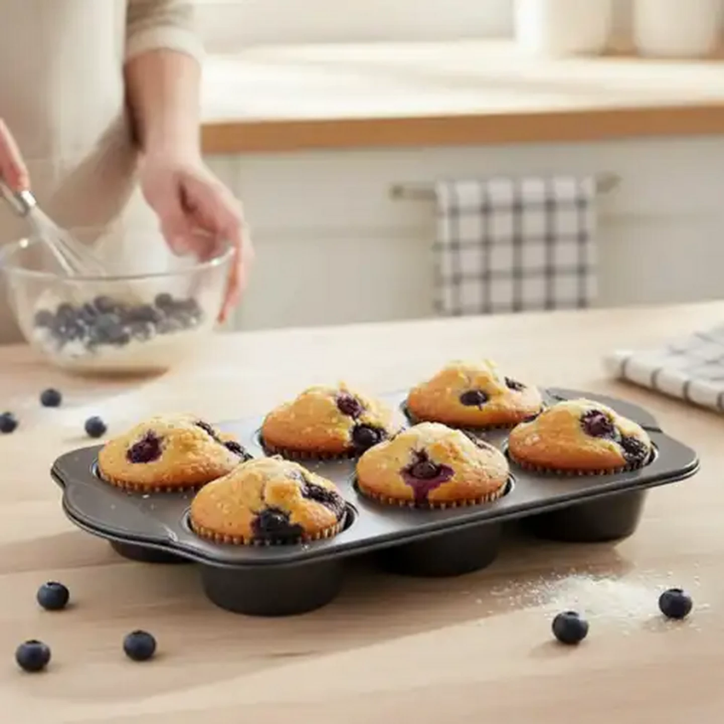 Image of Millini 6-Cup Non-Stick Large Muffin Pan