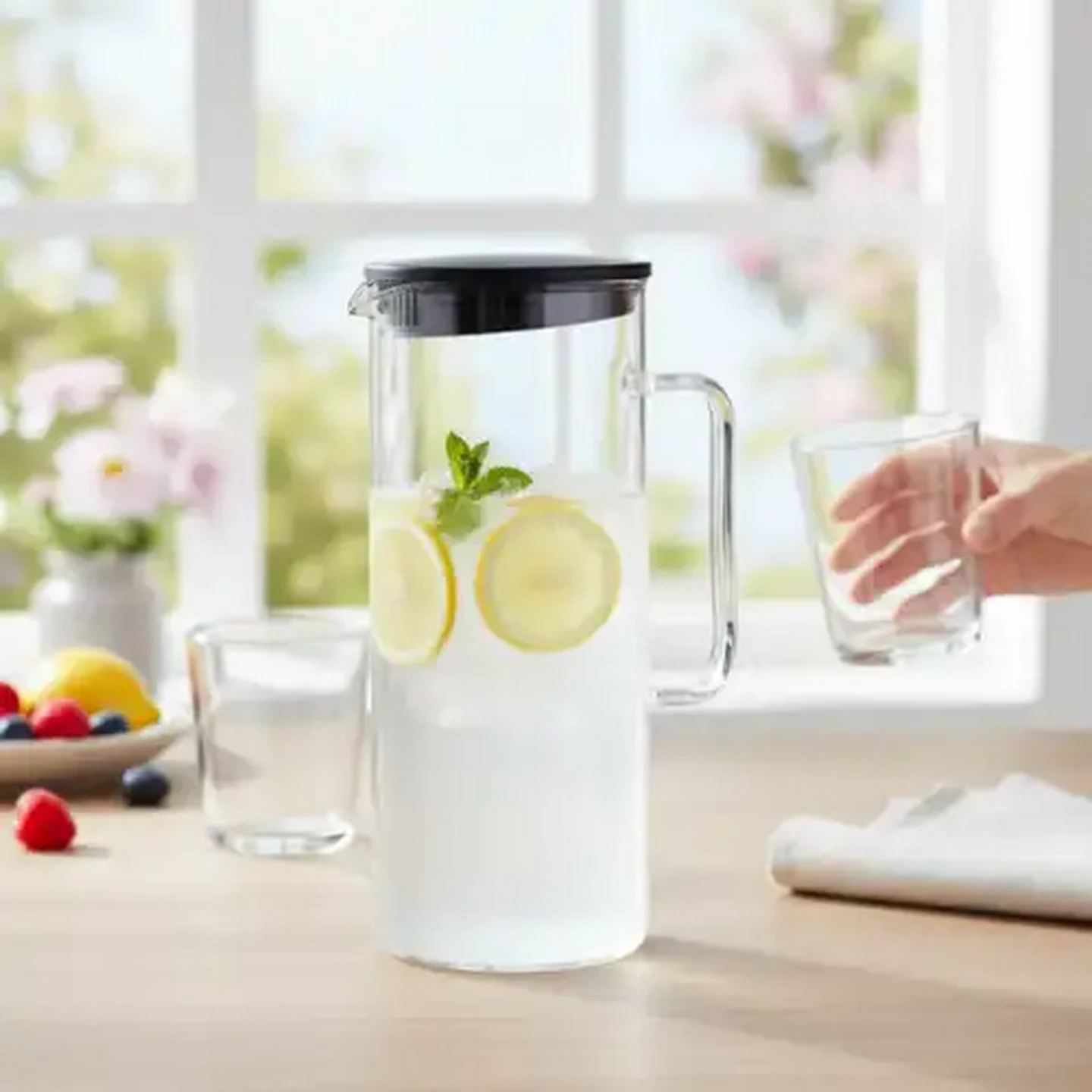 Image of Simax Glass Lead-Free Fridge Jug with Lid 1.25L