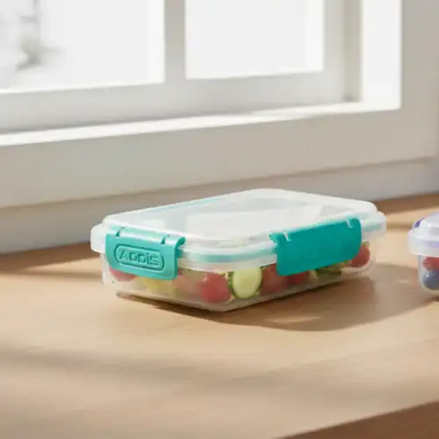 Image of ADDIS Clip 'n Seal Container 500ml (Colour May Vary)