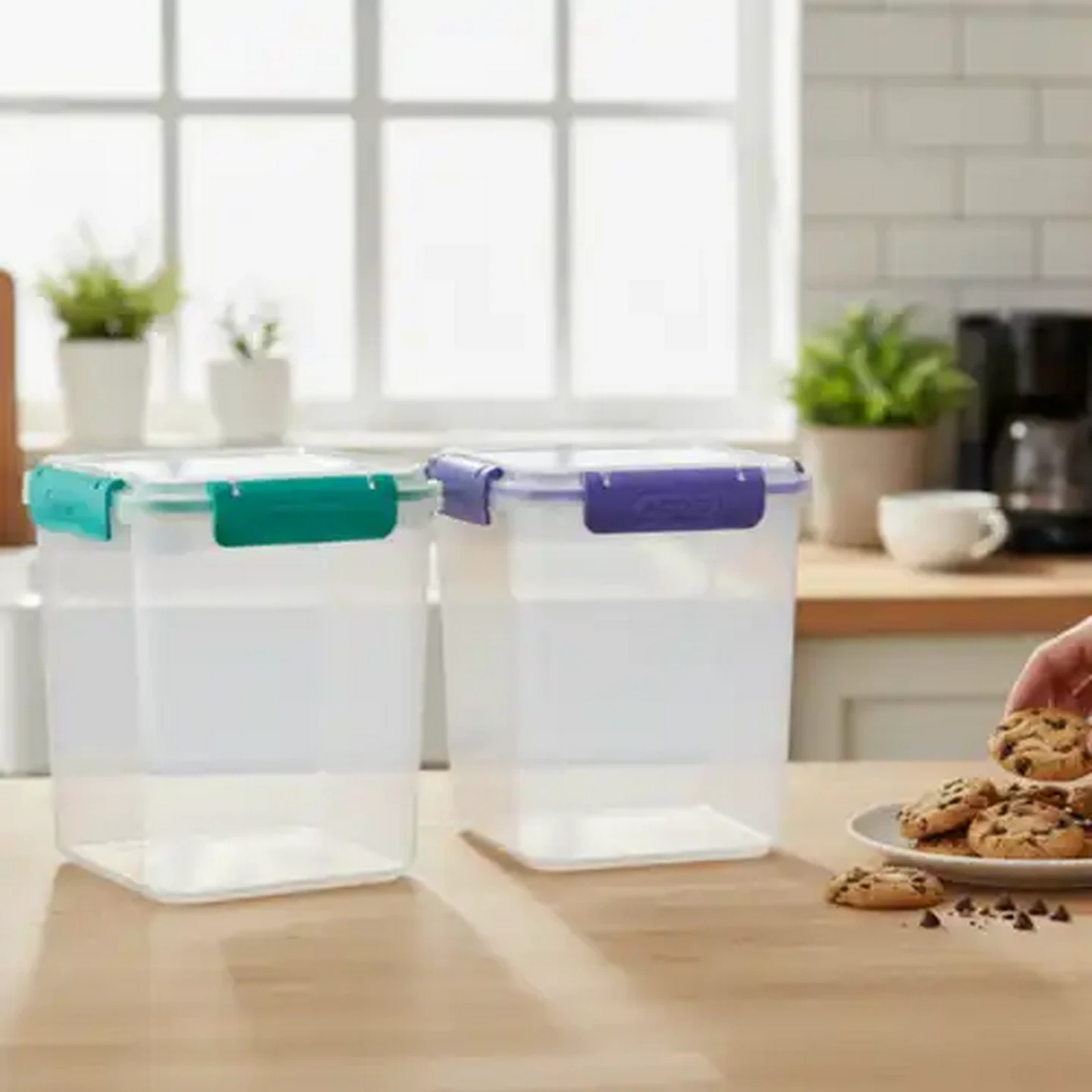 Image of ADDIS Tall Clip 'n Seal Container 2.7L (Colour May Vary)