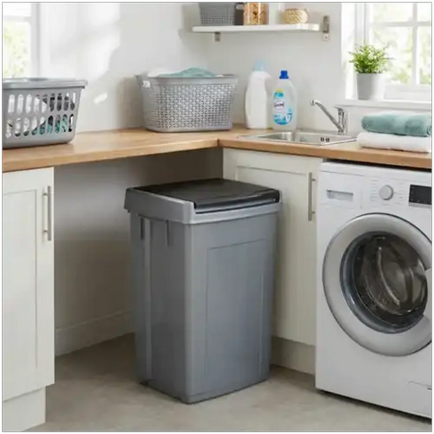 Image of ADDIS Plastic Bigga Bin 60L