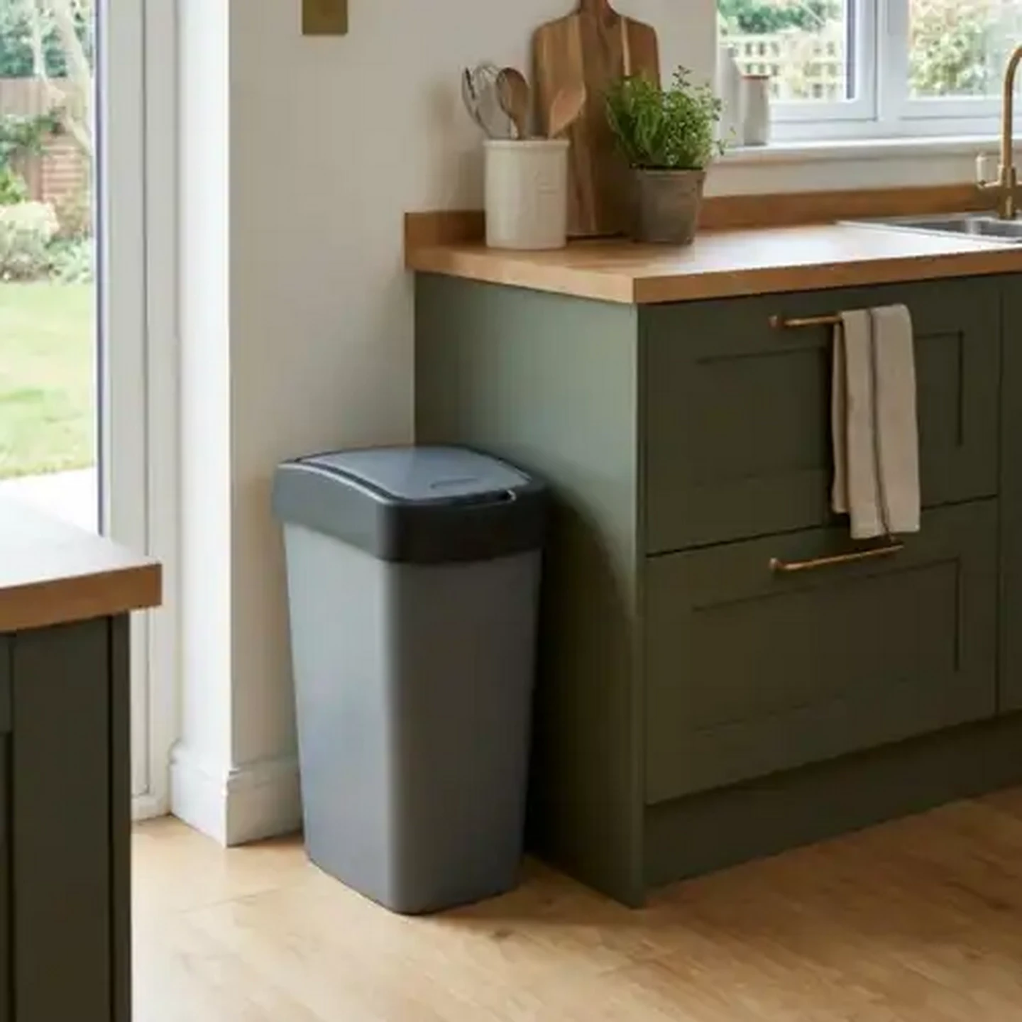Image of ADDIS Plastic Swing 'n Lift Bin 50L