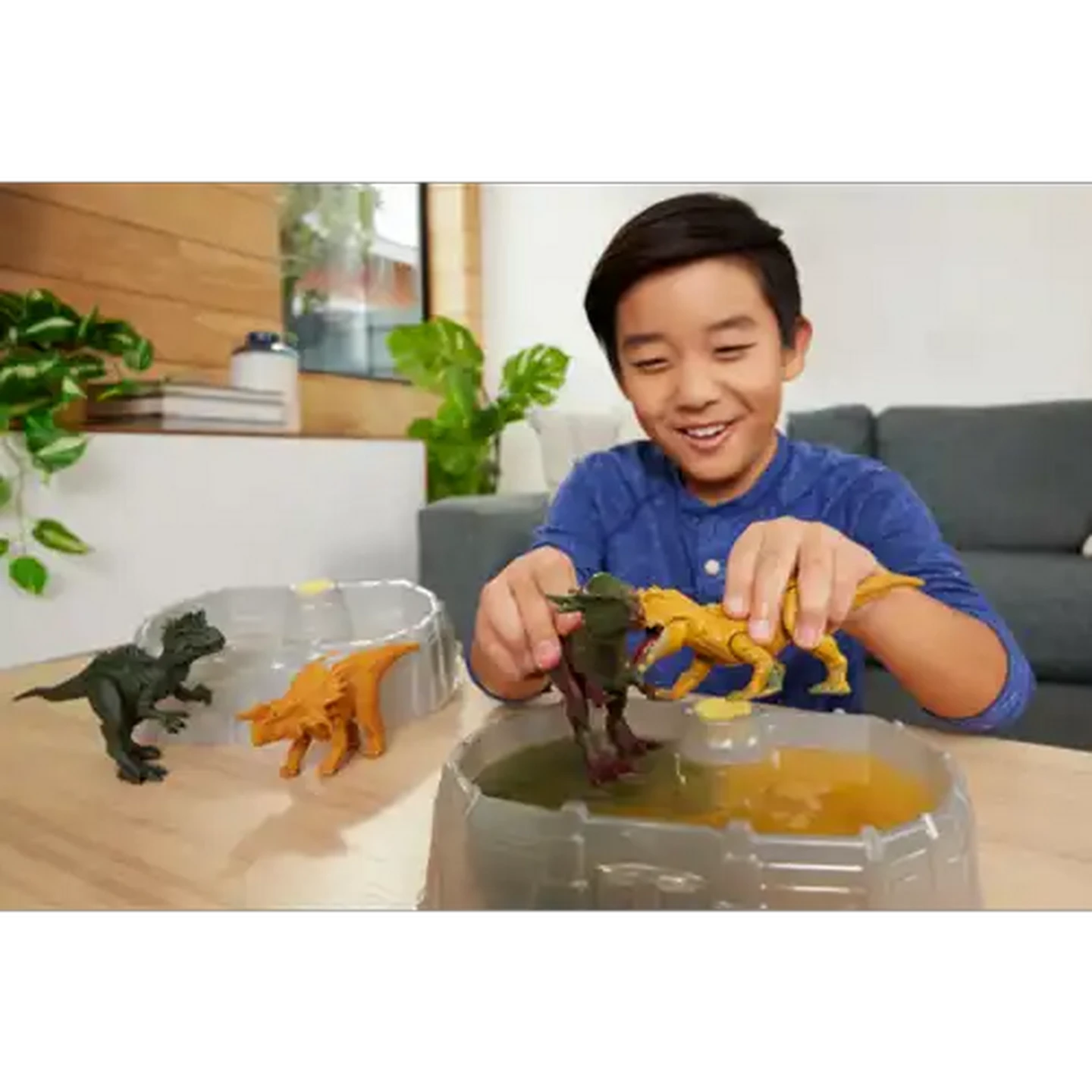 Image of Jurassic World Dino Reveal Dinosaur 2-Pack of Toys with Battle Arena, Warm Water Uncovers Full Decoration, Color Change Play, Species Vary