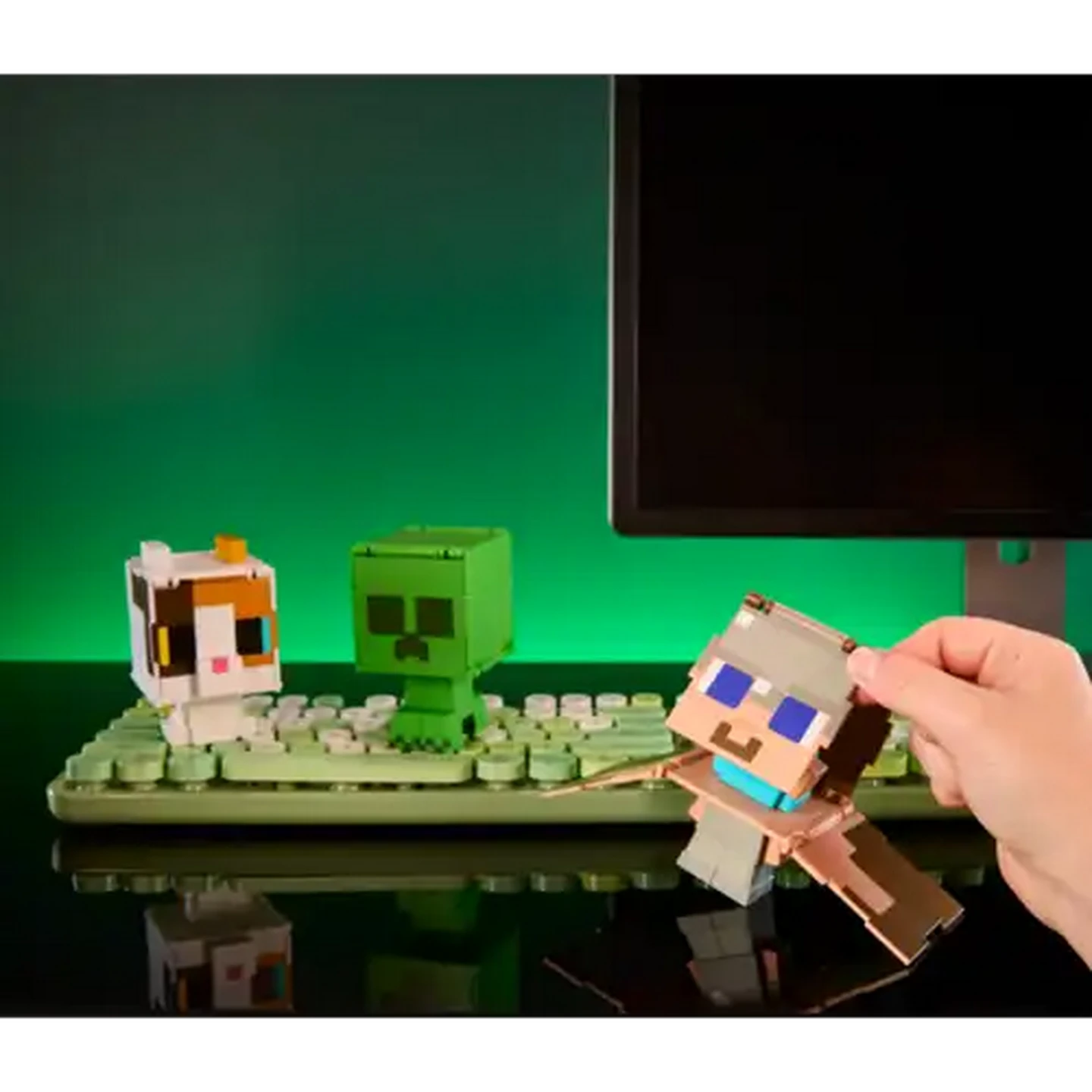 Image of Minecraft Flippin’ Figs Figures, 2-in-1 Fidget Play, 3.75-inch Scale Collectible Toy (Characters May Vary)