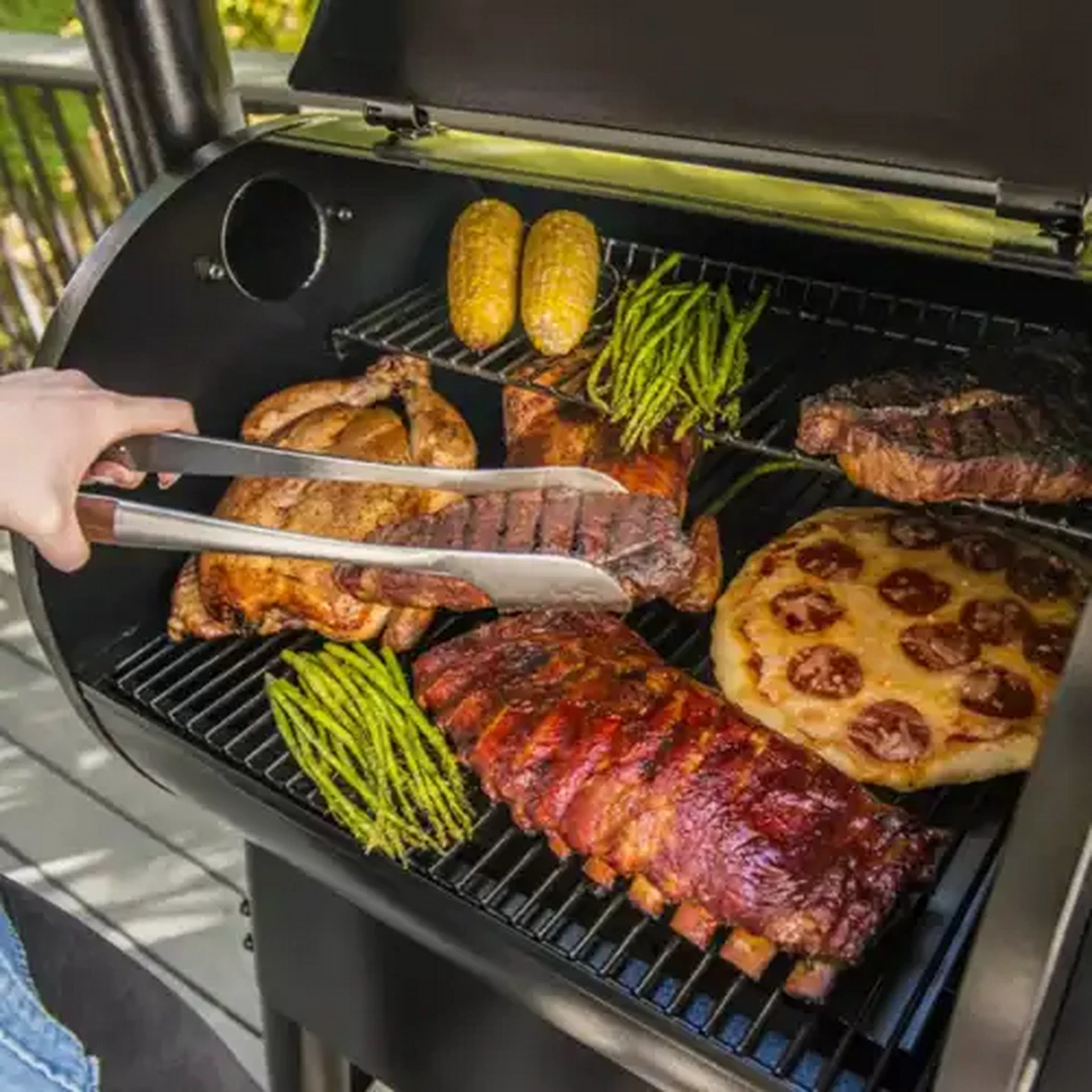 Image of Traeger Pro 575 Black Pellet Grill