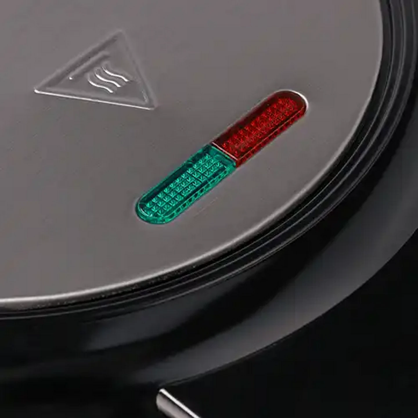 Image of Platinum Stainless Steel Round Waffle Maker 800W