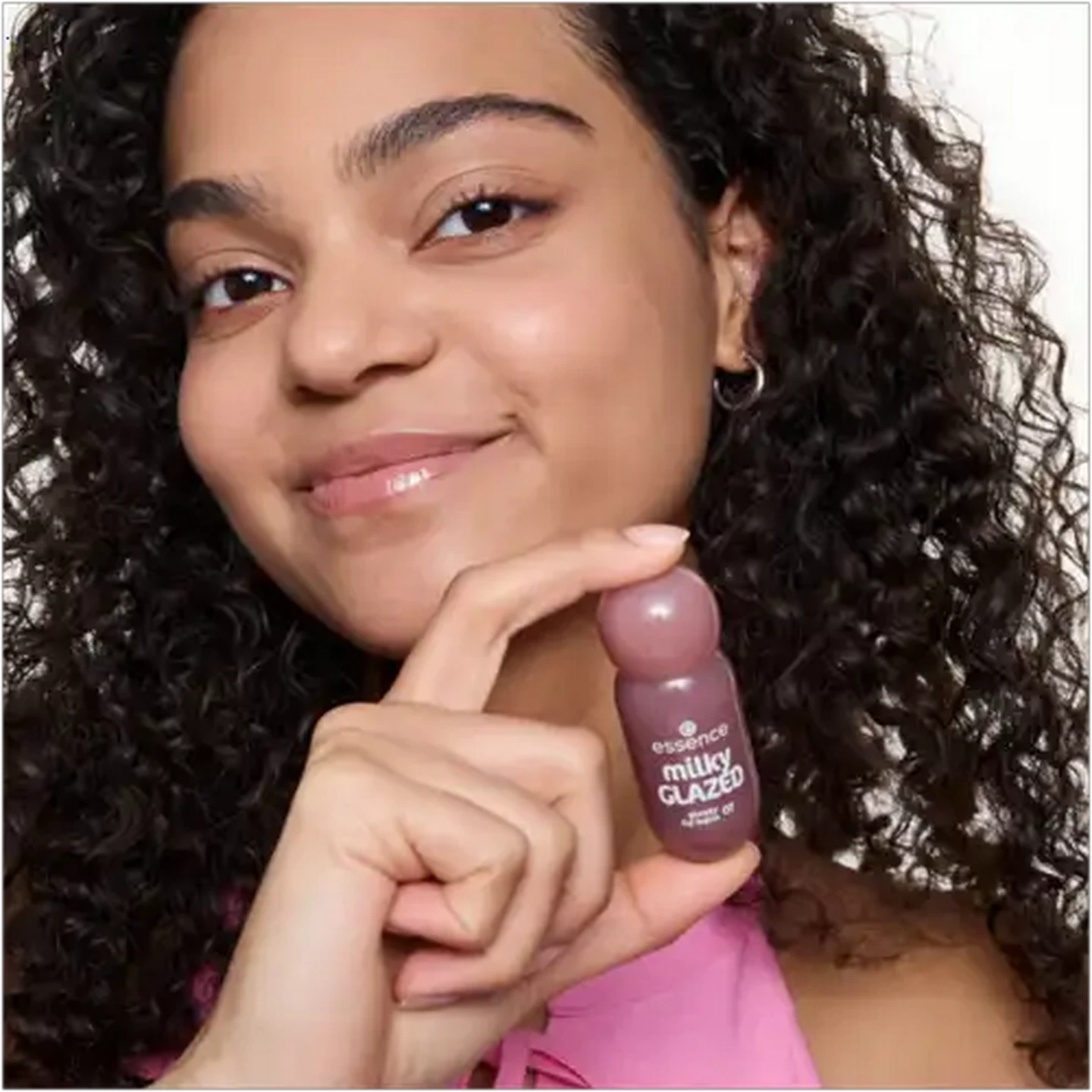 Image of essence milky GLAZED Oat So Creamy Glossy Lip Balm 4ml 