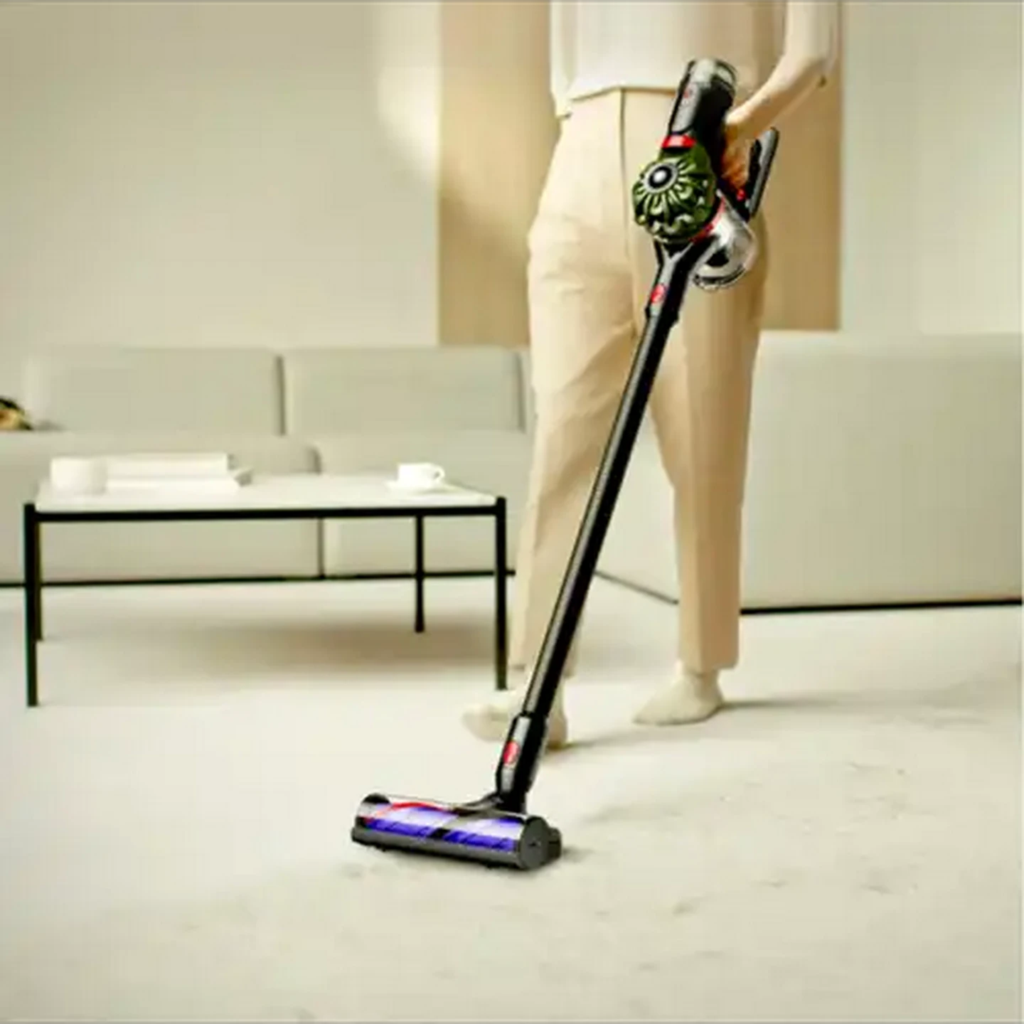 Image of Dyson V8 Cyclone Cordless Vacuum Cleaner